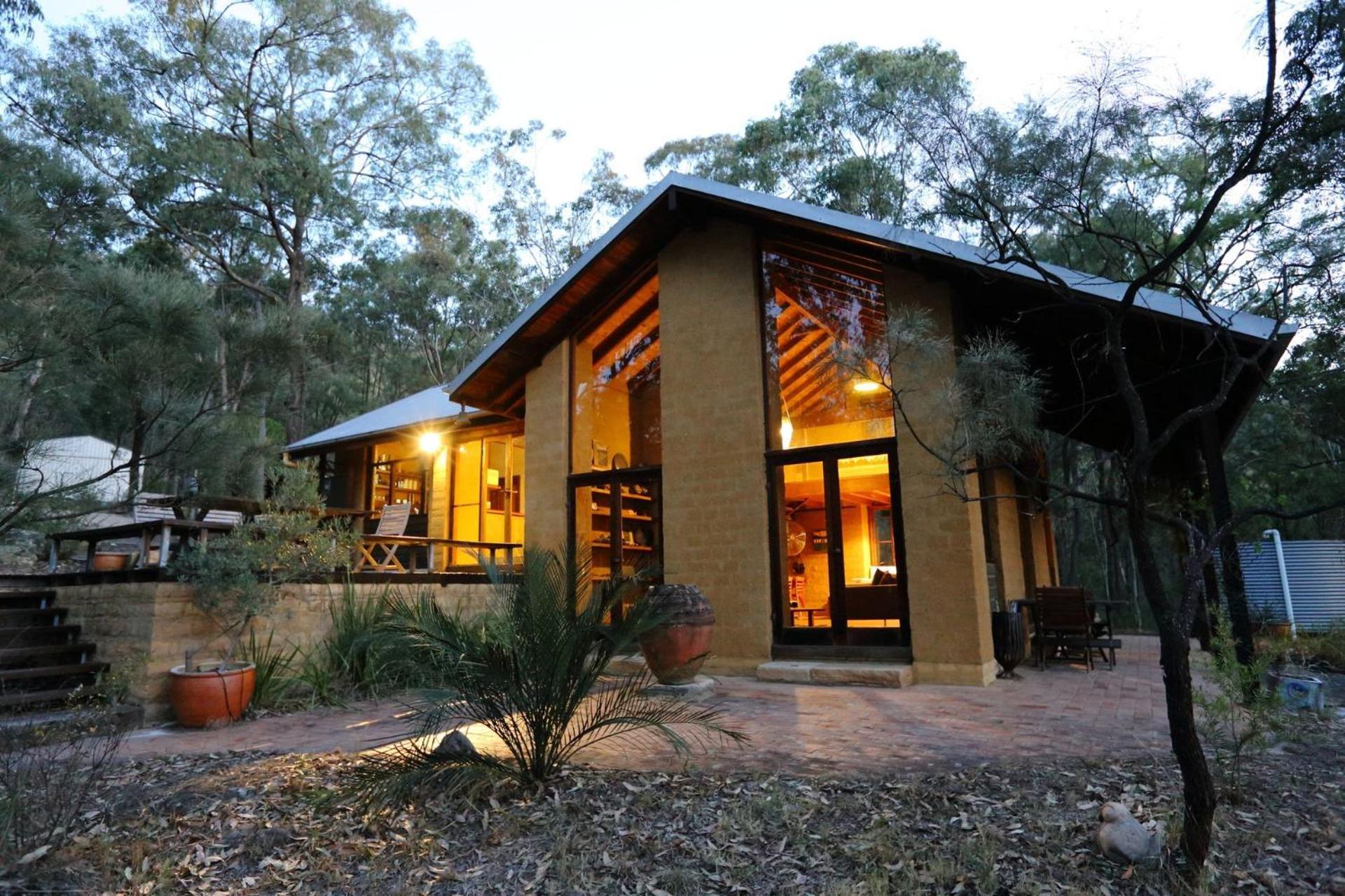Corymbia Cottage Brokes Secluded Escape For Max 4 Exteriör bild